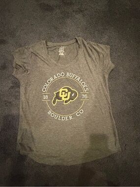 Pro Edge Gray Kids Colorado Buffaloes Graphic Tee with Gold Logo